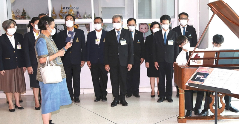 สมเด็จพระกนิษฐา
ธิราชเจ้า กรมสมเด็จพระเทพรัตนราชสุดาฯ สยามบรมราชกุมารี เสด็จพระราชดำเนินไปทรงเป็นประธานการประชุมคณะกรรมการมูลนิธิชัยพัฒนา ครั้งที่ 1/2565 ณ สำนักงานมูลนิธิชัยพัฒนา อาคารโครงการอันเนื่องมาจากพระราชดำริ เขตบางพลัด กรุงเทพฯ เมื่อวันอังคารที่
27 ธันวาคม 2565