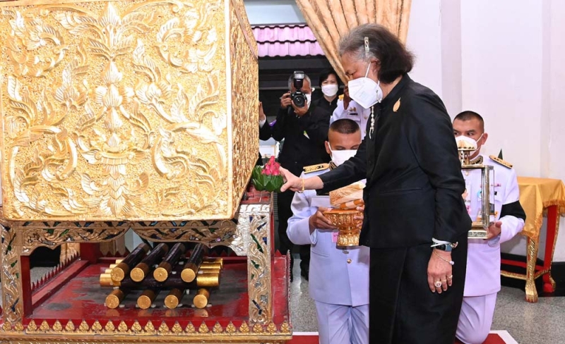 สมเด็จพระกนิษฐาธิราชเจ้า กรมสมเด็จพระเทพรัตนราชสุดาฯ สยามบรมราชกุมารี เสด็จพระราชดำเนินไปในการพระราชทานเพลิงศพ พ.อ.หญิง คุณหญิงวรุณี อมาตยกุล ที่ได้ปฏิบัติงานสนองเบื้องพระยุคลบาท พระบาทสมเด็จพระบรมชนกาธิเบศรมหาภูมิพลอดุลยเดชมหาราช บรมนาถบพิตร และสมเด็จพระนางเจ้าสิริกิติ์ พระบรมราชินีนาถ พระบรมราชชนนีพันปีหลวง ที่กองแพทย์หลวง สวนจิตรลดา ด้านรังสีวินิจฉัย ณ เมรุวัดโสมนัสราชวรวิหาร เขตป้อมปราบศัตรูพ่าย กรุงเทพมหานคร

