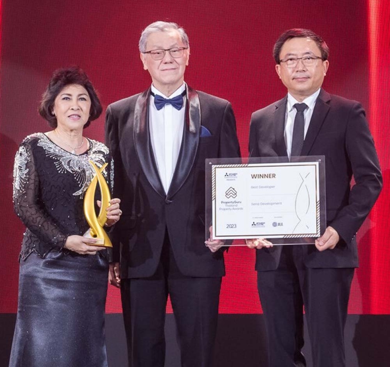The Best Developer : วรรณิภา วุฒิวัฒน์ และ ประกิต อัครเสรีนนท์
ผช.กก.ผจก.บมจ.เสนาดีเวลลอปเมนท์ รับรางวัลในงานสุดยอดอสังหาริมทรัพย์แห่งประเทศไทย ครั้งที่ 18 ปี 2566 จัดโดย Property Guru Group ที่ โรงแรม ดิ แอทธินีฯ โฮเทล กรุงเทพ

