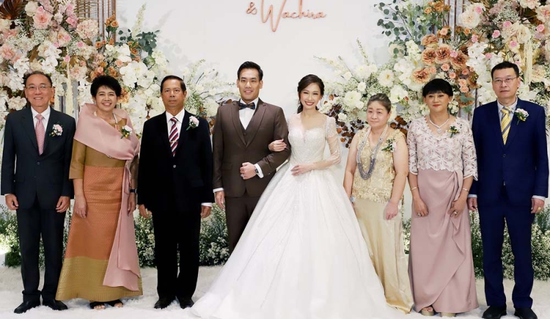 พรวิวาห์ : พล.อ.ประสงค์ ฟักสังข์ อดีตผู้ช่วยเลขานุการ รมว.กลาโหม
เป็นประธานในพิธีมงคลสมรส ระหว่าง รุ่งทิพย์ ตั้งประณมกร บุตรี สมพงษ์ -
นุชจรี ตั้งประณมกร กับ วชิร วัฒนวงศ์วรกุล บุตร วินัย - รำไพ วัฒนวงศ์วรกุล
โดยมี ยิ่งฤดี ฟักสังข์ ร่วมยินดี ณ โรงแรมมิราเคิล แกรนด์ คอนเวนชั่น

