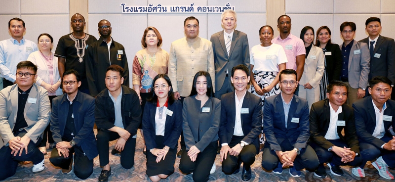 ทูตวัฒนธรรม : ร.ท.สรวุฒิ ปรีดีดิลก อัครราชทูต ณ กรุงเฮลซิงกิ เปิดการประชุมด้านการพัฒนาทรัพยากร
มนุษย์ และกิจกรรมกระชับความสัมพันธ์และเผยแพร่วัฒนธรรมไทยให้แก่ผู้รับทุนรัฐบาลไทย จัดโดย กรมความร่วมมือระหว่างประเทศ กระทรวงการต่างประเทศ โดยมี พัชรา โกศินานนท์ ผอ.กองความ
ร่วมมือด้านทุน และพันธมิตรสถาบันการศึกษาต่างๆ ร่วมงาน ที่ โรงแรมอัศวิน แกรนด์ คอนเวนชั่น