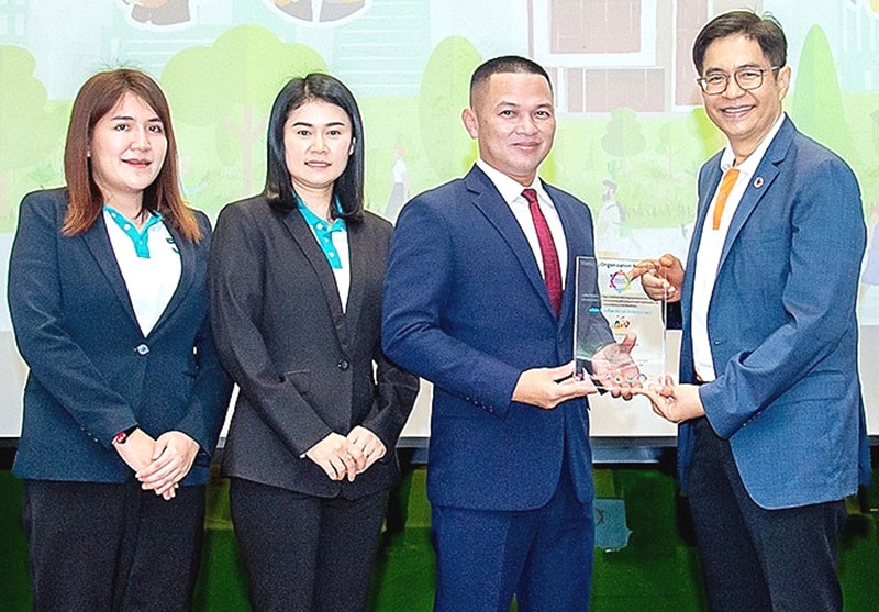 เครือข่ายคนไทยไร้พุง : ว่าที่ ร.ต.จิรชัย สาฤาษี ผจก.ทั่วไป สายงานสนับสนุนการผลิต บมจ.ไทยเซ็นทรัลเคมี รับรางวัล Healthy Organization Award