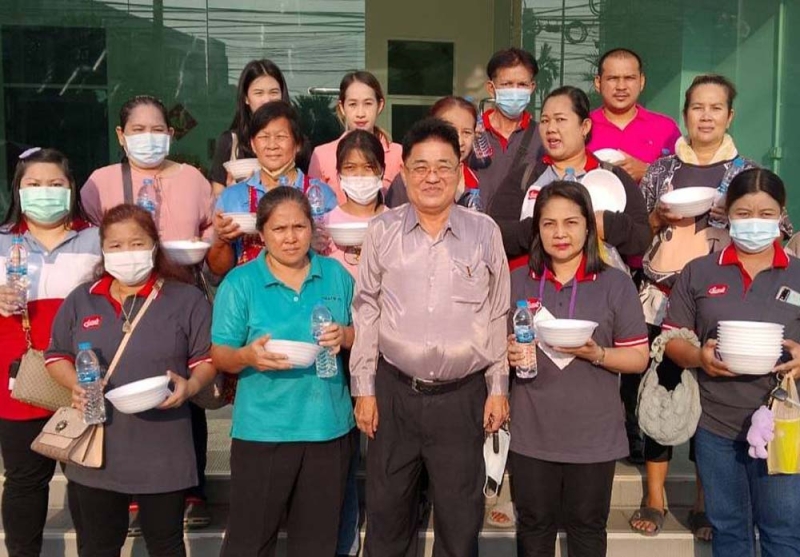 ถวายเป็นพระราชกุศล : จักรพันธ์ วรอาคาร เลขานุการสมาคมเสริมความงามแห่งประเทศไทย เปิดโรงทานเลี้ยงอาหารประชาชน ครั้งที่ 7 เนื่องในวันคล้ายวันพระราชสมภพ สมเด็จพระกนิษฐาธิราชเจ้า กรมสมเด็จพระเทพรัตนราชสุดาฯ
สยามบรมราชกุมารี ที่ สมาคมเสริมความงามฯ เขตบางขุนเทียน-ชายทะเล

