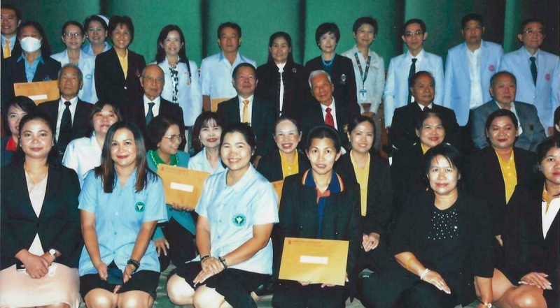 บริจาคเพื่อการแพทย์และสาธารณกุศล : ศ.พิเศษ ไพจิตร โรจนวานิช ประธานกรรมการ มูลนิธิทุนท่านท้าวมหาพรหมโรงแรมเอราวัณ มอบเงินและเครื่องมือแพทย์ให้แก่โรงพยาบาลในจังหวัดต่างๆ รวม
52 แห่ง มูลค่ารวม 162,202,600 บาท โดยทางมูลนิธิฯ ได้บริจาคให้สถานสาธารณกุศลและ รพ.ต่างๆ
ตั้งแต่ปี พ.ศ.2512 รวมเป็นเงิน 2,601,341,224.92 บาท ที่ โรงแรมแกรนด์ไฮแอท เอราวัณ กรุงเทพ