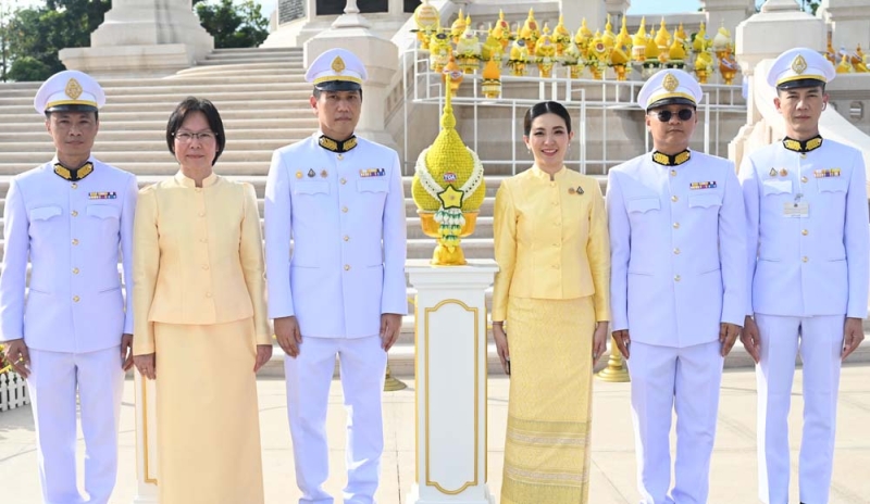 ถวายราชสักการะ : จตุภัทร์ ตั้งคารวคุณ
ประธานเจ้าหน้าที่บริหาร บริษัท ทีโอเอ เพ้นท์ (ประเทศไทย) จำกัด (มหาชน) พร้อมด้วยผู้บริหาร พนักงาน ร่วมกันวางพานพุ่มดอกไม้เนื่องในวันคล้ายวันพระบรมราชสมภพ พระบาทสมเด็จพระบรมชนกาธิเบศร มหาภูมิพลอดุลยเดช
มหาราช บรมนาถบพิตร “วันชาติ และวันพ่อแห่งชาติ” วันที่ 5 ธันวาคม 2567 ณ อุทยานเฉลิมพระเกียรติ รัชกาลที่ 9 เขตดุสิต กรุงเทพมหานคร

