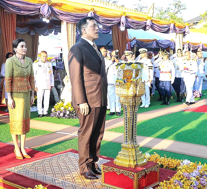 พระบาทสมเด็จพระเจ้าอยู่หัว และ สมเด็จพระนางเจ้าฯ พระบรมราชินี เสด็จพระราชดำเนินไปทรงเปิดอาคารวิจัย
นวัตกรรมและถ่ายทอดเทคโนโลยีการแพทย์ ความสูง 14 ชั้น เริ่มก่อสร้างปี 2562 แล้วเสร็จปี 2566 ประกอบด้วย หน่วยงานที่เกี่ยวกับการสนับสนุนและบริหารวิจัย อาทิ ศูนย์วิจัยการแพทย์ปริวรรต เชื่อมโยงงานวิจัยทางคลินิกและวิทยาศาสตร์พื้นฐาน มีธนาคารชีวภาพ เพื่อจัดเก็บตัวอย่างทางชีวภาพ ณ คณะแพทยศาสตร์ มหาวิทยาลัยสงขลานครินทร์ วิทยาเขตหาดใหญ่ อำเภอหาดใหญ่ จังหวัดสงขลา เมื่อวันศุกร์ที่ 7 กุมภาพันธ์ 2568 เวลา 17.23 น.