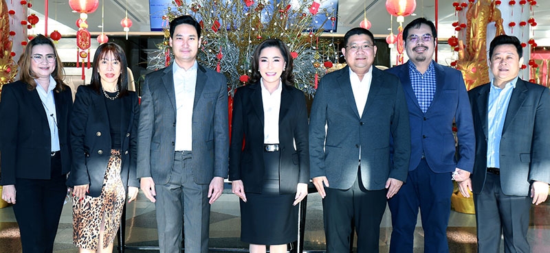 ทักษะปฏิบัติการ : ฉฎาณิศา ชำนาญเวช รอง กก.ผอ.ใหญ่สายงานทรัพยากรบุคคลและอำนวยการ บมจ.
ท่าอากาศยานไทย เป็นประธานเปิดโครงการฝึกอบรมหลักสูตร “การจัดการท่าอากาศยานระดับต้น (Junior Airport Management)” รุ่นที่ 54 โดยมีคณะผู้บริหารของสถาบันวิทยาการท่าอากาศยาน
ร่วมงาน และ อนัคพล อิงคะกุล รองประธาน มิราเคิล กรุ๊ป ต้อนรับ ที่ โรงแรมมิราเคิล แกรนด์ คอนเวนชั่น

