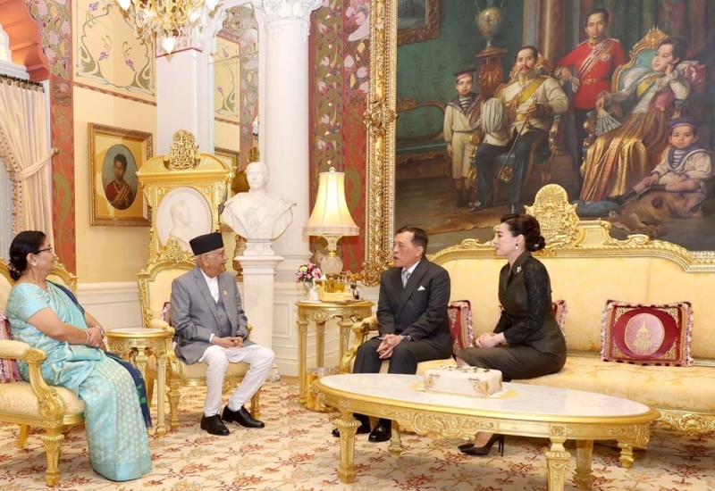 พระบาทสมเด็จพระเจ้าอยู่หัว และ สมเด็จพระนางเจ้าฯ พระบรมราชินี เสด็จออก ณ พระที่นั่งอัมพรสถาน พระราชวังดุสิต
พระราชทานพระบรมราชวโรกาสให้ นายเค พี ศรรมะ โอลี นายกรัฐมนตรีเนปาล และนางราธิกา ศากยะ ภริยา เฝ้าทูลละอองธุลีพระบาท ในโอกาสเดินทางมาเยือนราชอาณาจักรไทยอย่างเป็นทางการในฐานะแขกของรัฐบาล เพื่อยกระดับความร่วมมืออย่างรอบด้านในหลายสาขารวมทั้งสนับสนุนสินค้าเกษตร เมื่อวันพุธที่ 2 เมษายน 2568 เวลา 18.12 น.

