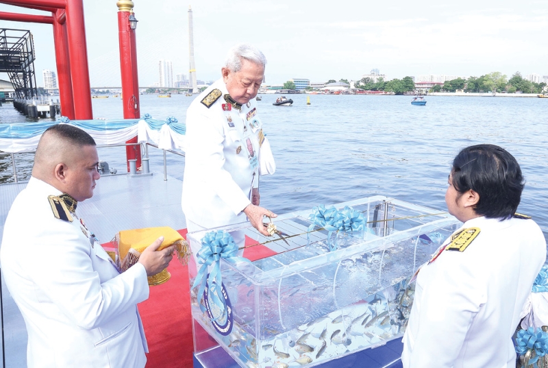 พระบาทสมเด็จพระเจ้าอยู่หัว ทรงพระกรุณาโปรดเกล้าโปรดกระหม่อมให้ พลเอก สุรยุทธ์ จุลานนท์ ประธานองคมนตรี เป็นผู้แทนพระองค์ ไปในการบำเพ็ญพระราชกุศล ปล่อยโค จำนวน 1 คู่ พระราชทานแก่เกษตรกร ปล่อยนกเขาชวา 21 ตัว และปล่อยพันธุ์ปลาน้ำจืด 9 ชนิด จำนวน 490,000 ตัว เนื่องในโอกาสวันคล้ายวันประสูติ สมเด็จพระเจ้าลูกยาเธอ เจ้าฟ้าทีปังกรรัศมีโชติ มหาวชิโรตตมางกูร สิริวิบูลยราชกุมาร ณ ท่าวาสุกรี กรุงเทพมหานคร เมื่อวันอังคารที่ 29 เมษายน 2568