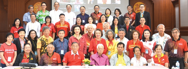 แสดงมุทิตาจิต : ศ.พิเศษ นรนิติ เศรษฐบุตร อดีตนายกสภามหาวิทยาลัยธรรมศาสตร์ มาร่วมพิธีรดน้ำดำหัวตามประเพณีปีใหม่
ของไทย ในงานประชุมใหญ่สามัญประจำปี สมาคมรัฐศาสตร์แห่งมหาวิทยาลัยธรรมศาสตร์ ในพระบรมราชูปถัมภ์ โดยมี
ศุภมิตร ชิณศรี ผวจ.สมุทรปราการ “สิงห์แดง รุ่น 36” ได้รับเลือกให้ดำรงตำแหน่ง “นายกสมาคมรัฐศาสตร์แห่งมหาวิทยาลัยธรรมศาสตร์ ในพระบรมราชูปถัมภ์” วาระปี 2568-2570 ที่ คณะรัฐศาสตร์ มหาวิทยาลัยธรรมศาสตร์ ท่าพระจันทร์