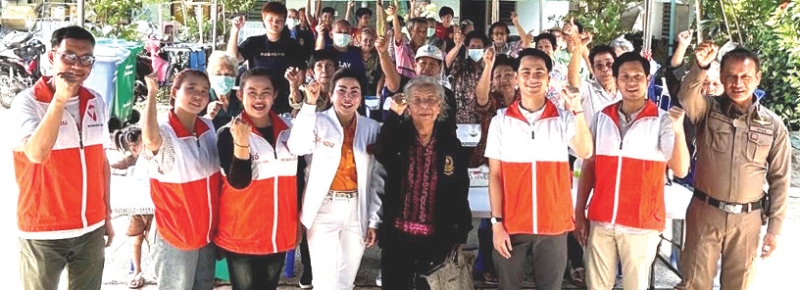 สร้างภูมิคุ้มกันในชุมชน : แอนศิริ วลัยกนก สมาชิกสภาผู้แทนราษฎร กรุงเทพมหานคร (เขตทุ่งครุ-ราษฎร์บูรณะ) ร่วมกับสำนักงานคณะกรรมการป้องกันและปราบปรามยาเสพติด และสถานีตำรวจนครบาลราษฎร์บูรณะ
จัดโครงการกิจกรรมสร้างสรรค์ ให้ความรู้แก่เด็ก เยาวชน และประชาชนในพื้นที่ชุมชนเขตราษฎร์บูรณะ พร้อมรับฟังปัญหาและคำแนะนำจากประชาชนเกี่ยวกับการพัฒนากลไกการป้องกันยาเสพติดในระดับชุมชน