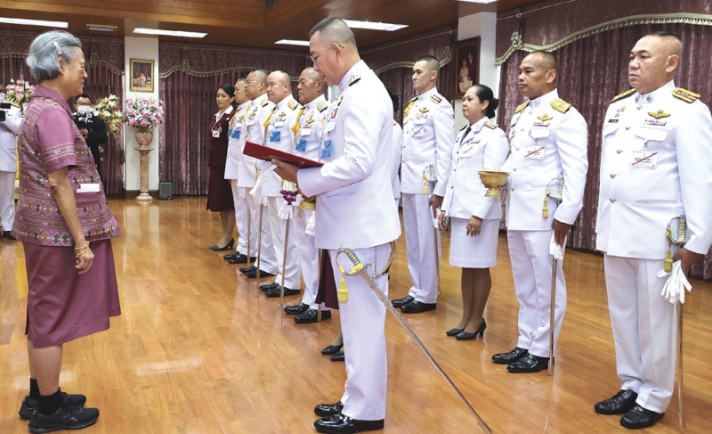 สมเด็จพระกนิษฐาธิราชเจ้า กรมสมเด็จพระเทพรัตนราชสุดาฯ สยามบรมราชกุมารี เสด็จลง ณ อาคารชัยพัฒนา สวนจิตรลดา
พระราชทานพระราชวโรกาสให้ พล.ต.อ.กิตติ์รัฐ พันธุ์เพ็ชร์ ผู้บัญชาการตำรวจแห่งชาติ นำคณะนายตำรวจชั้นผู้ใหญ่ สำนักงานตำรวจแห่งชาติ พร้อมคู่สมรส เฝ้าฯ ถวายพระพรชัยมงคล และทูลเกล้าฯ ถวายเงินโดยเสด็จพระราชกุศลตามพระราชอัธยาศัย เนื่องในโอกาสวันคล้ายวันพระราชสมภพ เมื่อวันพฤหัสบดีที่ 1 พฤษภาคม 2568 เวลา 14.00 น.