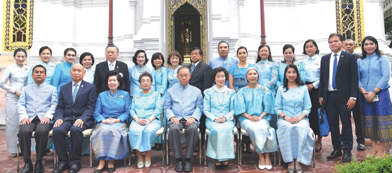 บำเพ็ญกุศล : พล.อ.อ.ชลิต พุกผาสุข องคมนตรี
เป็นประธานในพิธีบำเพ็ญกุศลอุทิศถวาย สมเด็จ
พระเจ้าพี่นางเธอ เจ้าฟ้ากัลยาณิวัฒนา กรมหลวงนราธิวาสราชนครินทร์ ประธานก่อตั้ง และประธานกิตติมศักดิ์
มูลนิธิร่วมจิตต์น้อมเกล้าฯ เพื่อเยาวชน ในพระบรมราชินูปถัมภ์ โดยมีคณะกรรมการมูลนิธิฯ อาทิ ม.ร.ว.พร้อมฉัตร
สวัสดิวัตน์, ผศ.ดร.พรทิพย์ พุกผาสุข, ดร.อารยา
อรุณานนท์ชัย, ดร.ประวิช รัตนเพียร, และ นิชา
หิรัญบูรณะ ธุวธรรม ร่วมพิธี ณ วัดราชบพิธสถิตมหาสีมาราม