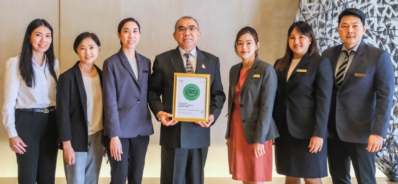 บริการที่เป็นเลิศ : วุฒิศักดิ์ พิชญกานต์ ผู้จัดการทั่วไป โรงแรมเซ็นทารา
แกรนด์ฯ ลาดพร้าว รับรางวัล “Tripadvisor Travellers’ Choice Award 2025”
ยืนยันถึงคุณภาพการให้บริการและความพึงพอใจของผู้เข้าพัก โดยได้รับคะแนนรีวิวและการจัดอันดับยอดเยี่ยมจากนักท่องเที่ยวทั่วโลกบนเว็บไซต์ Tripadvisor