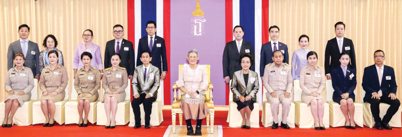 สมเด็จพระกนิษฐาธิราชเจ้า กรมสมเด็จพระเทพรัตนราชสุดาฯ สยามบรมราชกุมารี เสด็จพระราชดำเนินไปทรงร่วมงานรำลึก 120 ปี ครูเตือน พาทยกุล ศิลปินแห่งชาติ เพื่อรำลึกถึงคุณูปการของครูเตือน พาทยกุล ที่มีต่อวงการดนตรีและนาฏศิลป์ และเพื่อหารายได้สมทบทุนมูลนิธิเตือน พาทยกุล ใช้จัดกิจกรรมส่งเสริม
สนับสนุนศิลปวัฒนธรรมของชาติและการศึกษา โอกาสนี้ ทอดพระเนตรนิทรรศการแสดงประวัติและผลงานของครูเตือน พาทยกุล พร้อมทั้งทรงบรรเลงซอด้วงร่วมกับ
คณะนักเรียนและคณะครูของโรงเรียนพาทยกุลการดนตรีและนาฏศิลป์ ณ ศูนย์วัฒนธรรมแห่งประเทศไทย เมื่อวันจันทร์ที่ 26 พฤษภาคม 2568 เวลา 09.05 น.