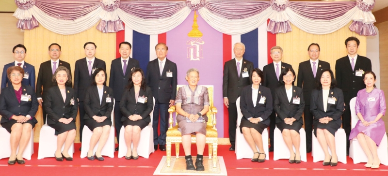 สมเด็จพระกนิษฐาธิราชเจ้า กรมสมเด็จพระเทพรัตนราชสุดาฯ สยามบรมราชกุมารี เสด็จพระราชดำเนินไปทรงเป็นประธานการประชุมใหญ่มูลนิธิรามาธิบดี ในพระราชูปถัมภ์ สมเด็จพระเทพรัตนราชสุดาฯ สยามบรมราชกุมารี ประจำปี 2568 ซึ่งก่อตั้งเมื่อวันที่ 16 มิถุนายน 2457 และทอดพระเนตรนิทรรศการ
“6 ทศวรรษรามาธิบดี สู่สถาบันการแพทย์ในระดับสากล” นำเสนอพัฒนาการของสถาบันฯ จากโรงเรียนแพทย์สู่การเป็นสถาบันการแพทย์ชั้นนำที่ได้รับการยอมรับ
ในระดับนานาชาติ ณ ศูนย์การแพทย์สมเด็จพระเทพรัตน์ คณะแพทยศาสตร์ โรงพยาบาลรามาธิบดี เขตราชเทวี กรุงเทพมหานคร เมื่อวันศุกร์ที่ 30 พฤษภาคม 2568