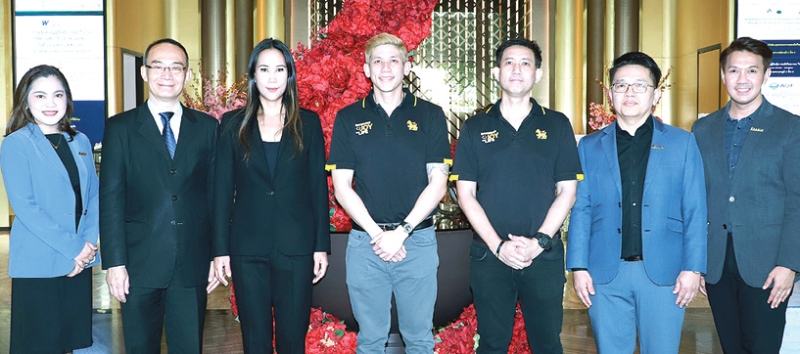ร่วมกิจกรรม : ลักษมีกานต์ อิงคะกุล ประธานเจ้าหน้าที่บริหารมิราเคิล กรุ๊ป ต้อนรับ สุนิษฐ์ สก็อต ผช.ผอ.กลุ่มกลยุทธ์การพัฒนาศักยภาพองค์กร บจก.บุญรอดบริวเวอรี่ และ ธนวัฒน์ สกุณาธวงศ์ ผจก.พัฒนาองค์กรอาวุโส ในโอกาสเข้าร่วมงานแลกเปลี่ยนความรู้ หัวข้อ “แนวทางบริหารจัดการงานด้านวัฒนธรรมองค์กร” จัดโดย บมจ.ปตท. น้ำมันและการค้าปลีก ที่ โรงแรมอัศวิน แกรนด์ คอนเวนชั่น เขตหลักสี่ กรุงเทพฯ
