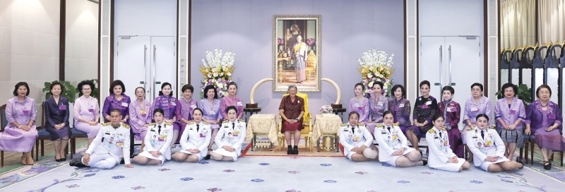 สมเด็จพระกนิษฐาธิราชเจ้า กรมสมเด็จพระเทพรัตนราชสุดาฯ สยามบรมราชกุมารี เสด็จออก ณ วังสระปทุม กรุงเทพมหานคร พระราชทานพระราชวโรกาสให้ พันเอกหญิง ท่านผู้หญิงจิตรวดี จุลานนท์ ประธานกรรมการอำนวยการ ร้านสมเด็จองค์สภานายิกาสภากาชาดไทย นำคณะภริยาองคมนตรี พร้อมด้วยคณะกรรมการ และเจ้าหน้าที่ร้านสมเด็จองค์สภานายิกาสภากาชาดไทย เฝ้าทูลละอองพระบาท ทูลเกล้าทูลกระหม่อมถวายเงินรายได้ส่วนหนึ่งจากการออกร้านสมเด็จองค์สภานายิกาสภากาชาดไทย ในงานกาชาด ประจำปี 2567 เพื่อบำรุงสภากาชาดไทย เมื่อวันพฤหัสบดีที่ 5 มิถุนายน 2568 เวลา 09.00 น.