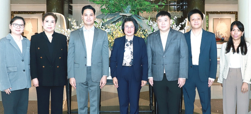 รับฟังความคิดเห็น : เอมอร เสียงใหญ่ อธิบดีกรมคุ้มครองสิทธิและเสรีภาพ เปิดการประชุมเชิงวิชาการ
หัวข้อ “ร่างรายงานประเมินผลสัมฤทธิ์การดำเนินงานตามแผนสิทธิมนุษยชนแห่งชาติ ฉบับที่ 5 (พ.ศ.2566-
2570) ระยะครึ่งแผน (2566-2567)” โดยมี ผศ.ดร.กิตติ ชยางคกุล, ผศ.ดร.ปุณยวัจน์ ไตรจุฑากาญจน์ ร่วมงาน
และ อนัคพล อิงคะกุล รองประธานกรรมการบริหารมิราเคิล กรุ๊ป ต้อนรับ ที่โรงแรมมิราเคิล แกรนด์ คอนเวนชั่น