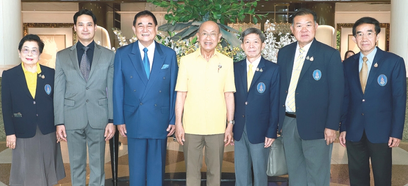 จัดทำ (ร่าง) : ศ.เกียรติคุณ นพ.เกษม วัฒนชัย องคมนตรี และ ประธานกรรมการมูลนิธิโรงพยาบาลสมเด็จพระยุพราช เปิดการประชุม “ยุทธศาสตร์การพัฒนาโรงพยาบาลสมเด็จพระยุพราช ในทศวรรษที่ 6 (พ.ศ. 2570 - 2579)” โดยมี นพ.วันชัย สัตยาวุฒิพงศ์ เลขาธิการมูลนิธิฯ, นพ.ณัฐวุฒิ ประเสริฐสิริพงศ์, นพ.มรุต จิรเศรษฐสิริ 2 ผู้ช่วยเลขาธิการฯ ร่วมประชุม พร้อมด้วย ดร.อัศวิน อิงคะกุล
และ อนัคพล อิงคะกุล ประธานกรรมการบริหาร และ รองประธานฯ มิราเคิล กรุ๊ป ต้อนรับที่ โรงแรมมิราเคิล แกรนด์ คอนเวนชั่น