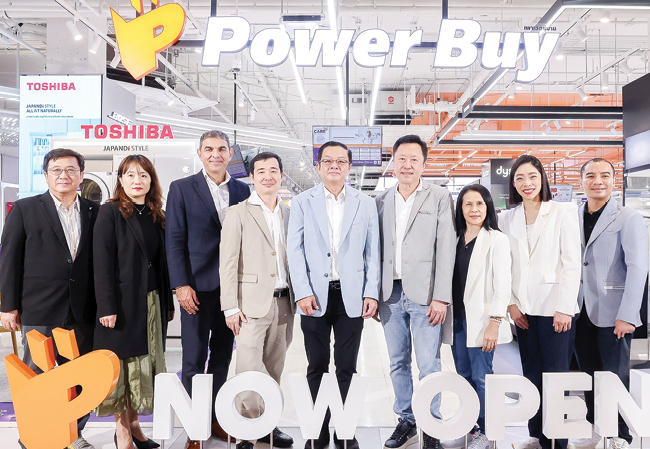 “ศูนย์รวมเทคโนโลยีเพื่อชีวิต” : ศิวาพร สัมมุตถี ผช.กก.ผจก.ใหญ่อาวุโส ฝ่ายจัดซื้อ
ออมนิชาแนล บจก.เพาเวอร์บาย เปิดตัว Power Buy โฉมใหม่ สาขาแฟชั่นไอส์แลนด์
โดยมี ประเสริฐ ศรีอุฬารพงศ์ ประธานเจ้าหน้าที่บริหาร บจก.สยาม รีเทล
ดีเวลล็อปเม้นท์ และพันธมิตรร่วมยินดี ที่ เพาเวอร์บาย สาขาแฟชั่นไอส์แลนด์