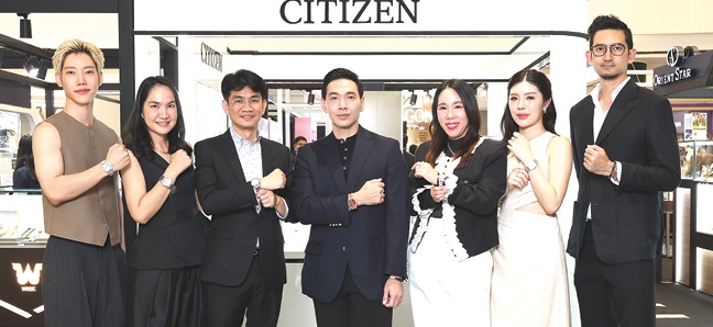ดีไซน์สวยเหนือกาลเวลา : กฤศณัฏฐ์ กิจวิทยศักดิ์ ผจก.ทั่วไป บจก.แอลดีไอ
เอ็นเตอร์ไพรส์ (ไทยแลนด์) ผู้นำเข้าและจำหน่ายนาฬิกาแบรนด์ ซิติเซน ในประเทศไทย เปิดตัวนาฬิกา “CITIZEN TSUYOSA 37 mm” ขนาดกะทัดรัดขึ้น พร้อมโปรโมชั่นพิเศษในงาน Paragon Watch Fair 2025 ศูนย์การค้าสยามพารากอน

