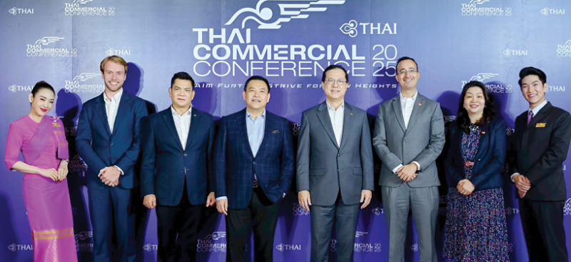 สายการบินแห่งชาติ : กรกฏ ชาตะสิงห์ ประธานเจ้าหน้าที่สายการพาณิชย์ บมจ.การบินไทย จัดการประชุม
ประจําปี เพื่อสื่อสารทิศทางการดําเนินงานเชิงกลยุทธ์ พร้อมอัปเดตผลิตภัณฑ์และการให้บริการแก่พันธมิตร
ทางธุรกิจ ตัวแทนจําหน่ายบัตรโดยสารจากทุกภูมิภาคทั่วโลก รวมทั้งแผนพัฒนาธุรกิจการเตรียมความพร้อม
เพื่อกลับเข้าสู่ตลาดหลักทรัพย์แห่งประเทศไทยในอนาคตอย่างยั่งยืน ที่ โรงแรมแมริออท มาร์คีส์ ควีนส์ปาร์ค