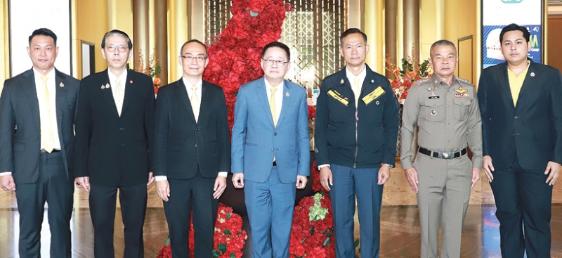 รับฟังความคิดเห็น : ประเสริฐ จันทรรวงทอง รองนายกรัฐมนตรี และ รมว.ดิจิทัลเพื่อเศรษฐกิจ
และสังคม เปิดการสัมมนาเรื่อง “การปรับปรุงแก้ไขพระราชบัญญัติการรักษาความมั่นคงปลอดภัยไซเบอร์
พ.ศ. 2562 และกฎหมายลำดับรอง ครั้งที่ 5” จัดโดย พล.อ.ต.อมร ชมเชย เลขาธิการ สํานักงานคณะกรรมการ
การรักษาความมั่นคงปลอดภัยไซเบอร์แห่งชาติ ที่ โรงแรมอัศวิน แกรนด์ คอนเวนชั่น เขตหลักสี่ กรุงเทพฯ