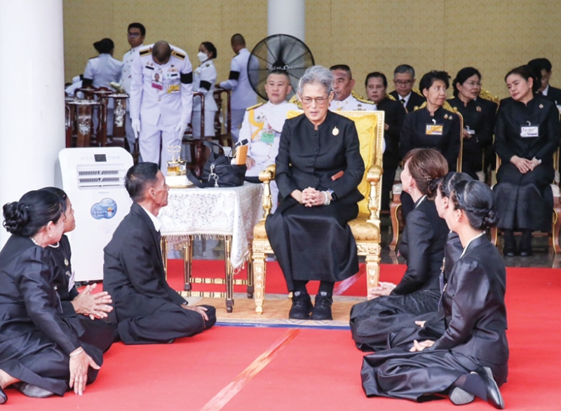 สมเด็จพระกนิษฐาธิราชเจ้า กรมสมเด็จพระเทพรัตนราชสุดาฯ สยามบรมราชกุมารี เสด็จพระราชดำเนิน
ไปในการพระราชทานเพลิงศพ นางผ่องศรี วรนุช ศิลปินแห่งชาติ สาขาศิลปะการแสดง (นักร้องลูกทุ่ง-
ขับร้อง) เป็นศิลปินต้นแบบนักร้องหญิงเพลงลูกทุ่ง ได้รับพระราชทานเครื่องราชอิสริยาภรณ์ชั้นจตุตถดิเรก
คุณาภรณ์ ณ เมรุวัดไร่ขิง อำเภอสามพราน จังหวัดนครปฐม เมื่อวันอาทิตย์ที่ 24 สิงหาคม 2568 เวลา 17.00 น.