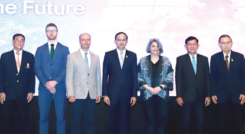 The Education for the Future : รศ.ดร.ประวิต เอราวรรณ์ เลขาธิการสภาการศึกษา เปิดงาน “Thailand
International Conference on Education Research” โดยมี อาร์ตี้ ไซฮาจี หัวหน้าฝ่ายการศึกษาองค์การ
ยูนิเซฟ ประเทศไทย, ศ.ดร.มุสตาฟา ยูนุส เอียร์ยามาน, ดร.อำนาจ วิชยานุวัติ, ศ.กิตติคุณ ดร.ศิริชัย
กาญจนวาสี, ศ.กิตติคุณ ดร.สมหวัง พิธิยานุวัฒน์ ร่วมงาน ที่ โรงแรมอัศวิน แกรนด์ คอนเวนชั่น กรุงเทพ
