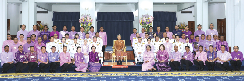 สมเด็จพระกนิษฐาธิราชเจ้า กรมสมเด็จพระเทพรัตนราชสุดาฯ สยามบรมราชกุมารี เสด็จลง ณ ศาลาดุสิดาลัย สวนจิตรลดา พระราชทานพระราชวโรกาสให้
นายภูมิธรรม เวชยชัย รัฐมนตรีว่าการกระทรวงมหาดไทย นำคณะผู้บริหารระดับสูง ผู้บริหารระดับกรมและหน่วยงานรัฐวิสาหกิจสังกัดกระทรวงมหาดไทย ผู้นำตำบลเข้มแข็งตามหลักปรัชญาของเศรษฐกิจพอเพียงดีเลิศระดับจังหวัด ผู้นำอาสาพัฒนาชุมชนดีเด่น ฯลฯ เฝ้าทูลละอองธุลีพระบาท ทูลเกล้าทูลกระหม่อมถวายเงินโดยเสด็จพระราชกุศลตามพระราชอัธยาศัย เพื่อสมทบกองทุนพัฒนาเด็กและเยาวชนในถิ่นทุรกันดาร เมื่อวันพุธที่ 3 กันยายน 2568 เวลา 09.00 น.