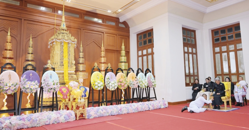สมเด็จพระกนิษฐาธิราชเจ้า กรมสมเด็จพระเทพรัตนราชสุดาฯ สยามบรมราชกุมารี เสด็จพระราชดำเนินไปในการพระพิธีธรรมสวดพระอภิธรรมศพ
ศ.เกียรติยศ นพ.สงคราม ทรัพย์เจริญ แพทย์ประจำพระองค์ในพระบาทสมเด็จพระบรมชนกาธิเบศร มหาภูมิพลอดุลยเดชมหาราช บรมนาถบพิตร
และแพทย์ประจำพระองค์ในพระบาทสมเด็จพระเจ้าอยู่หัว ผู้มีคุณูปการต่อวงการแพทย์และสาธารณสุข รณรงค์ให้คนไทยไม่สูบบุหรี่ เป็นผู้ริเริ่มควบคุมการสูบบุหรี่ในที่สาธารณะ ณ ศาลาบัณณรศภาค วัดเบญจมบพิตรดุสิตวนาราม กรุงเทพมหานคร เมื่อวันเสาร์ที่ 13 กันยายน 2568