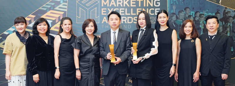 สุดยอดทีมการตลาด : ดร.ณัฐกิตติ์ ตั้งพูลสินธนา กก.ผจก.ใหญ่ สายงานการตลาด และ ดลลัชนัย สุทธารมณ์ ผู้บริหาร บมจ.เซ็นทรัลพัฒนา รับ 2 รางวัล Goal Awards บนเวที Marketing Excellence Awards 2025 สร้างสรรค์ผลงานด้วยแคมเปญ Thailand’s Songkran 2025 และ “International Tourist Privileges” ดึงดูดนักท่องเที่ยวกลุ่มเอเชียที่นิยมใช้แพลตฟอร์ม Xiaohongs มาที่เซ็นทรัลเวิลด์ ที่ โรงแรมสยาม เคมปินสกี้ กรุงเทพ