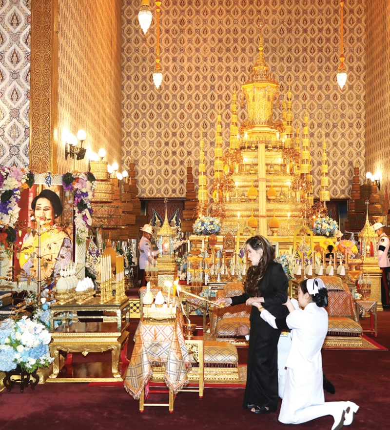 สมเด็จพระเจ้าน้องนางเธอ เจ้าฟ้าจุฬาภรณวลัยลักษณ์ อัครราชกุมารี กรมพระศรีสวางควัฒน วรขัตติยราชนารี เสด็จไปทรงบำเพ็ญพระราชกุศลในการพระพิธีธรรมสวดพระอภิธรรมพระบรมศพ สมเด็จพระนางเจ้าสิริกิติ์ พระบรมราชินีนาถ พระบรมราชชนนีพันปีหลวง ณ พระที่นั่งดุสิตมหาปราสาท ในพระบรมมหาราชวัง ซึ่งเป็นพระพิธีธรรมจากวัดประยุรวงศาวาส และวัดระฆังโฆสิตาราม เมื่อวันพฤหัสบดีที่ 13 พฤศจิกายน 2568 เวลา 11.00 น.
