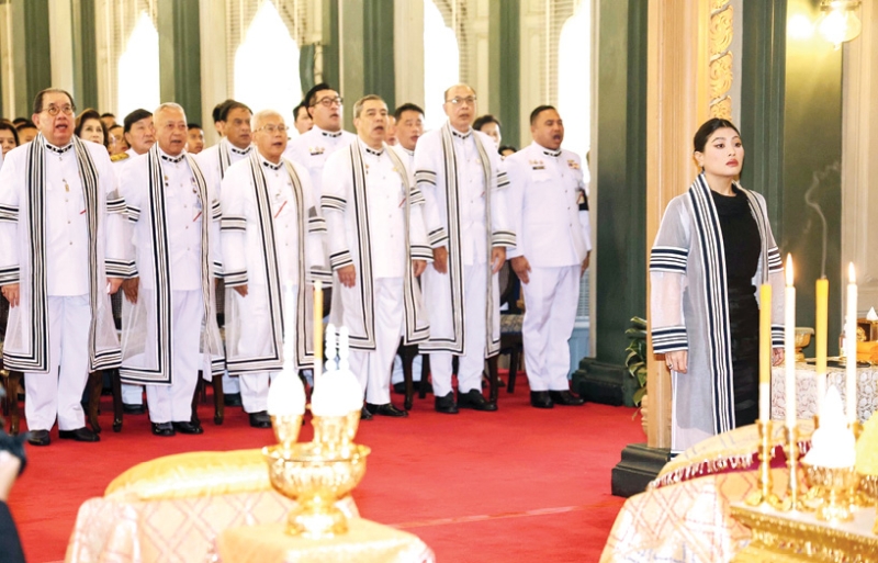 สมเด็จพระเจ้าลูกเธอ เจ้าฟ้าสิริวัณณวรี นารีรัตนราชกัญญา เสด็จแทนพระองค์ไปทรงบำเพ็ญพระราชกุศลอุทิศถวาย พระบาทสมเด็จพระปรเมทรรามาธิบดีศรีสินทรมหาวชิราวุธ พระมงกุฎเกล้าเจ้าอยู่หัว พระมหาธีรราชเจ้า เนื่องในวันคล้ายวันสวรรคต โดยนักเรียนร่วมกันร้องเพลง “มหาวชิราวุธราชสดุดี” สรรเสริญ
พระเกียรติคุณ ณ หอประชุมวชิราวุธวิทยาลัย เขตดุสิต กรุงเทพมหานคร เมื่อวันจันทร์ที่ 17 พฤศจิกายน 2568