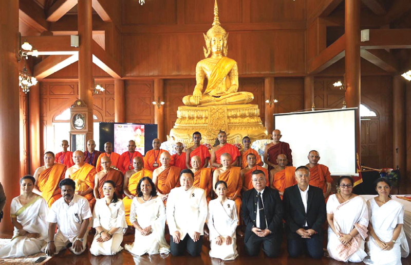 ประวัติศาสตร์ : ชวนินทร์ วงศ์สถิตจิรกาล ผวจ.พระนครศรีอยุธยา ต้อนรับ อี.เอ.เอส. วิชายันธี เอดิริสิงเห
เอกอัครราชทูตสาธารณรัฐสังคมนิยมประชาธิปไตยศรีลังกาประจำราชอาณาจักรไทย ในงานเฉลิมฉลอง
ครบรอบ 70 ปี ความสัมพันธ์ทางการทูตไทย-ศรีลังกา ร่วมรำลึกประวัติศาสตร์ทั้งด้านพระพุทธศาสนา ศิลปวัฒนธรรมและการแลกเปลี่ยนทางวิชาการสงฆ์ ที่ วัดวชิรธรรมาราม หลวงปู่ทวด จ.พระนครศรีอยุธยา