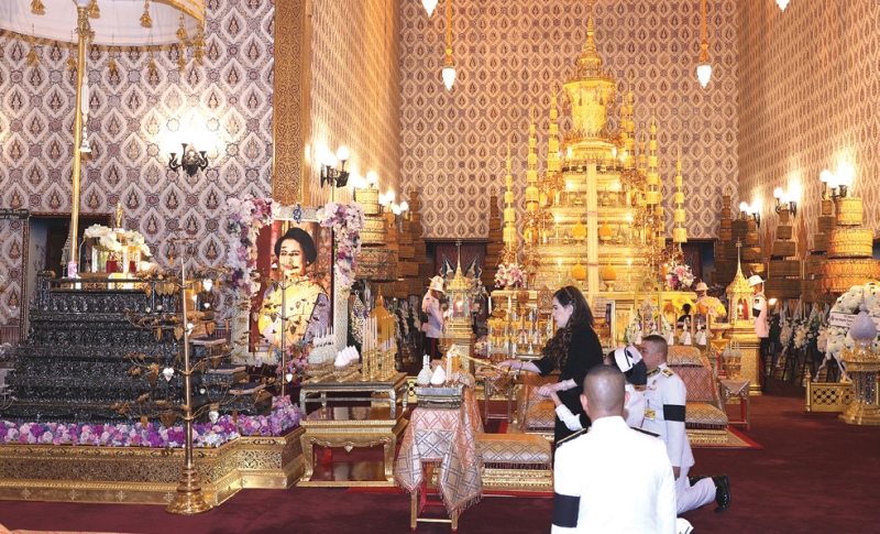 สมเด็จพระเจ้าน้องนางเธอ เจ้าฟ้าจุฬาภรณวลัยลักษณ์ อัครราชกุมารี กรมพระศรีสวางควัฒน วรขัตติยราชนารี
เสด็จไปในการบำเพ็ญพระราชกุศลถวายพระบรมศพ สมเด็จพระนางเจ้าสิริกิติ์ พระบรมราชินีนาถ พระบรมราชชนนี
พันปีหลวง โดยมีพระพิธีธรรมสวดพระอภิธรรมพระบรมศพฯ จากวัดจักรวรรดิราชาวาส และวัดอนงคาราม ณ
พระที่นั่งดุสิตมหาปราสาท ในพระบรมมหาราชวัง เมื่อวันพุธที่ 26 พฤศจิกายน 2568 เวลา 19.00 น.