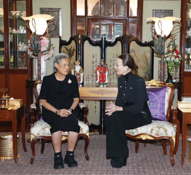 สมเด็จพระกนิษฐาธิราชเจ้า กรมสมเด็จพระเทพรัตนราชสุดาฯ สยามบรมราชกุมารี เสด็จออก ณ
วังสระปทุม กรุงเทพมหานคร พระราชทานพระราชวโรกาสให้ เจ้าหญิงอิซาเบลแห่งราชรัฐลิกเตนสไตน์
(Her Serene Highness Princess Isabelle von und zu Liechtenstein) เฝ้าทูลละอองพระบาท
ในโอกาสที่เสด็จฯเยือนประเทศไทย เมื่อวันเสาร์ที่ 29 พฤศจิกายน 2568 เวลา 17.30 น.