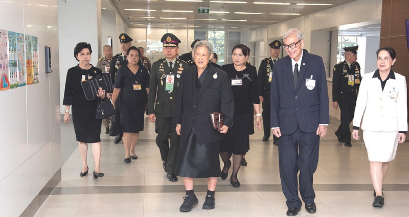 สมเด็จพระกนิษฐาธิราชเจ้า กรมสมเด็จพระเทพรัตนราชสุดาฯ สยามบรมราชกุมารี อุปนายิกาผู้อำนวยการสภากาชาดไทย นายกสภาสถาบันการพยาบาลศรีสวรินทิรา สภากาชาดไทย เสด็จพระราชดำเนินไปทรงเป็นประธานการประชุมสภาสถาบันการพยาบาลศรีสวรินทิรา สภากาชาดไทย ครั้งที่ 60 โดยมีระเบียบวาระต่างๆ อาทิ รายงานผลการดำเนินงานต่างๆ
ณ อาคารสิรินธรานุสรณ์ 60 พรรษา สถาบันการพยาบาลศรีสวรินทิรา เมื่อวันจันทร์ที่ 1 ธันวาคม 2568 เวลา 09.08 น.