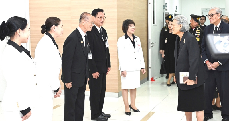 สมเด็จพระกนิษฐาธิราชเจ้า กรมสมเด็จพระเทพรัตนราชสุดาฯ สยามบรมราชกุมารี เสด็จพระราชดำเนินไปพระราชทานพระราชวโรกาสให้คณะบุคคลเฝ้าฯ ทูลเกล้าฯ ถวายเงินโดยเสด็จพระราชกุศล รวมทั้งเพื่อหน่วยโรคไต เพื่อการพัฒนาศูนย์มะเร็งแบบบูรณาการ โรงพยาบาลจุฬาลงกรณ์ สภากาชาดไทย และเพื่อสมทบทุนบริจาคช่วยเหลือผู้ประสบอุทกภัย ณ อาคารภูมิสิริมังคลานุสรณ์ โรงพยาบาลจุฬาลงกรณ์ สภากาชาดไทย เมื่อวันอังคารที่ 2 ธันวาคม 2568 เวลา 14.06 น.