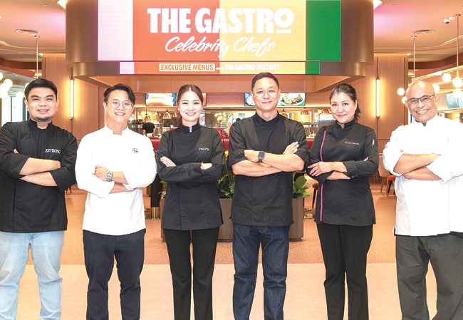 โซนใหม่รวมความอร่อย : เชฟพฤกษ์ สัมพันธวรบุตร Iron Chef Thailand
เชฟกระทะเหล็กอาหารตะวันตก นำทีมเชฟดัง เชฟไก่ เชฟป้อม เชฟบิ๊ก เชฟเป่าเป้
และ เชฟซีตรอง เปิด “The Gastro Celebrity Chefs” จุดนัดพบแห่งใหม่ของสายกิน-ดื่ม-ชิล ใจกลางเมือง ที่ The Gastro District at One Bangkok