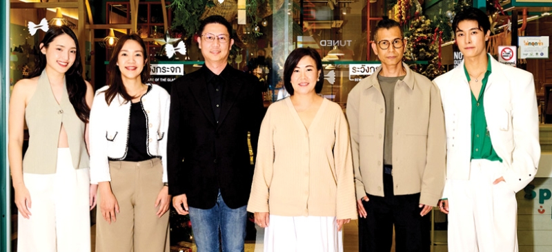 สุดคุ้มกับแคมเปญ : ขวัญแก้ว สิริจินดา ผู้บริหาร บมจ.เซ็นทรัลพัฒนา และ พิพัฒน์ เหล่าพิพัฒนา ผู้บริหาร ธนาคารกสิกรไทย ร่วมจัดกิจกรรม “มื้อนี้ K เลย” โดยมอบสิทธิพิเศษ อิ่มคุ้ม X3 ให้กับลูกค้าผู้ถือบัตรเครดิตกสิกรไทย เพื่อรับสิทธิพิเศษสุดคุ้มถึง 3 ต่อ สำหรับมอบประสบการณ์ความอร่อย เมื่อใช้จ่ายผ่านบัตรที่ร้านอาหารภายในศูนย์การค้าเซ็นทรัล 10 สาขา ในกรุงเทพฯและปริมณฑล ตั้งแต่วันนี้ – 20 มกราคม 2569