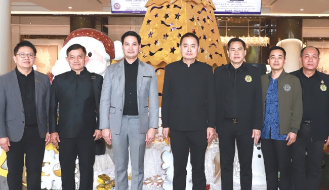 ส่งเสริมการปลูกป่า : อนัคพล อิงคะกุล รองประธานกรรมการบริหาร มิราเคิล กรุ๊ป ต้อนรับ นิกร ศิรโรจนานนท์ อธิบดีกรมป่าไม้ ในพิธีเปิดการสัมมนา “การพัฒนาศักยภาพบุคลากรเพิ่มประสิทธิภาพและพัฒนางานด้านการเพาะชำกล้าไม้และการฟื้นฟูพื้นที่ป่าไม้” จัดโดย สนง.ส่งเสริมการปลูกป่า ที่โรงแรมมิราเคิล แกรนด์ คอนเวนชั่น