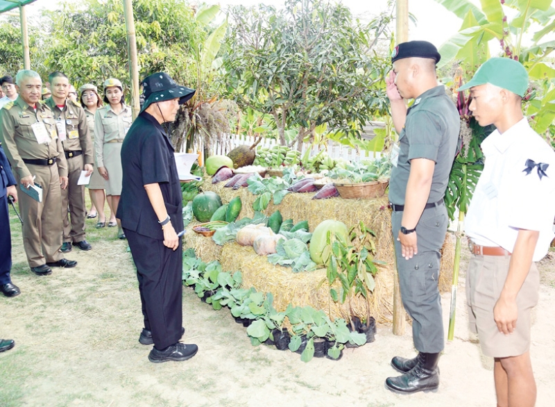 สมเด็จพระกนิษฐา
ธิราชเจ้า กรมสมเด็จพระเทพ
รัตนราชสุดาฯ สยามบรมราชกุมารี เสด็จพระราชดำเนินไปทรงเยี่ยมศูนย์การเรียนตำรวจตระเวนชายแดนบ้านห้วยสลุง อำเภอ
แม่ระมาด จังหวัดตาก ซึ่งดำเนินกิจกรรมตามแผนพัฒนาเด็กและเยาวชน
ในถิ่นทุรกันดาร
ตามพระราชดำริ
เมื่อวันอังคารที่
23 ธันวาคม 2568