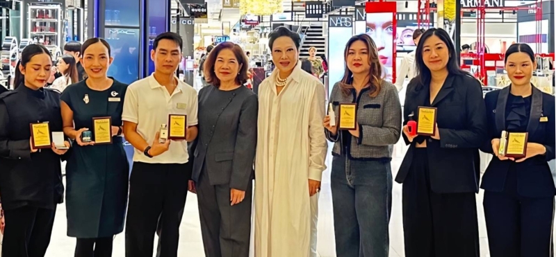 13 แบรนด์ระดับโลก : อมรสิริ บุญญสิทธิ์ บรรณาธิการบริหาร เดอะ ไทยแลนด์เดอร์ส สื่อสองภาษาชั้นนำของไทย จัดงานมอบรางวัล “The Thailanders Best Beauty Awards 2025” ให้แก่ผลิตภัณฑ์ความงามที่โดดเด่นในเชิงคุณภาพ นวัตกรรม
และภาพลักษณ์ ประจำปี 2568 ที่ บิวตี้ ฮอลล์ ศูนย์การค้าสยามพารากอน
