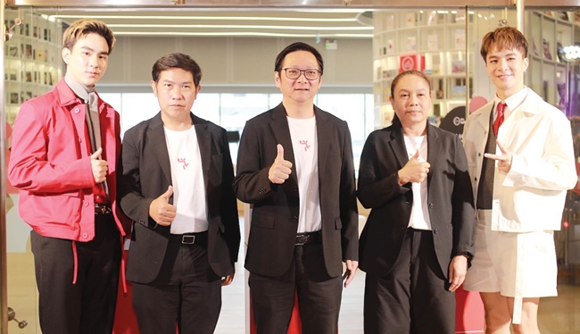 ยกระดับประสบการณ์การเรียนรู้ : วัฒนชัย วินิจจะกูล รักษาการ ผอ.สถาบันอุทยาน
การเรียนรู้ (TK Park) เปิดตัว “Play Space” พื้นที่สร้างสรรค์แห่งใหม่ ภายใต้
แนวคิด “Your Community Playground” ที่ ชั้น 8 ศูนย์การค้าเซ็นทรัลเวิลด์
เป็นต้นแบบในการพัฒนาศูนย์การเรียนรู้แห่งชาติ บนถนนราชดำเนินในอนาคต