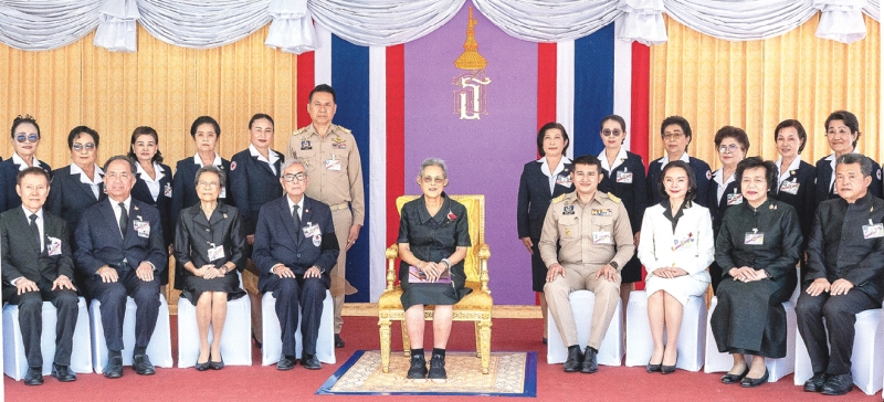 สมเด็จพระกนิษฐาธิราชเจ้า กรมสมเด็จพระเทพรัตนราชสุดาฯ สยามบรมราชกุมารี เสด็จพระราชดำเนินไปทรงเปิดอาคารสำนักงานเหล่ากาชาดจังหวัดน่าน หลังใหม่
เป็นอาคารขนาด 2 ชั้น ซึ่งสร้างขึ้นทดแทนอาคารหลังเดิมที่มีอายุการใช้งานกว่า 60 ปี เพื่อรองรับภารกิจของเหล่ากาชาดจังหวัดน่าน ดำเนินงานตามพันธกิจ
ในด้านต่างๆ อาทิ การช่วยเหลือบรรเทาทุกข์ผู้ประสบภัยพิบัติ อุทกภัย วาตภัย อัคคีภัย ภัยแล้ง และภัยหนาว, ด้านการบริการโลหิต และด้านส่งเสริม
คุณภาพชีวิต จัดทําโครงการตรวจรักษาผ่าตัดตาแก่ผู้ยากไร้ ณ ถนนสุมนเทวราช อำเภอเมือง จังหวัดน่าน เมื่อวันอังคารที่ 3 กุมภาพันธ์ 2569 เวลา 10.57 น