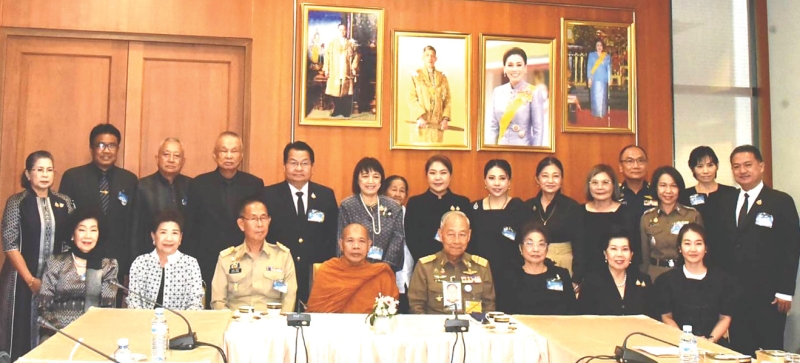 ถวายพระราชกุศล : พล.อ.อ.ชลิต พุกผาสุข องคมนตรี เป็นประธานการประชุมครั้งที่ 2 คณะกรรมการโครงการบรรพชาอุปสมบทหมู่ 93 รูป ระหว่างวันที่ 27 ก.พ.-
9 มี.ค. 2569 โดยไม่เสียค่าใช้จ่ายใดๆ ทั้งสิ้น เพื่อน้อมอุทิศถวายพระราชกุศลแด่ สมเด็จพระนางเจ้าสิริกิติ์ พระบรมราชินีนาถ พระบรมราชชนนีพันปีหลวง
องค์พระบรมราชินูปถัมภ์ มูลนิธิร่วมจิตต์น้อมเกล้าฯ เพื่อเยาวชน ในพระบรมราชินูปถัมภ์ โดยมี ม.ร.ว.พร้อมฉัตร สวัสดิวัตน์, ชัยวัฒน์ ชื่นโกสุม, ผศ.ดร.พรทิพย์ พุกผาสุข,
จิณณารัชช์ สัมพันธรัตน์, อัญชลี ชวนิชย์, ดร.อารยา อรุณานนท์ชัย และ พล.ต.ท.อรรถกฤษณ์ ธารีฉัตร ร่วมประชุม ณ ทำเนียบองคมนตรี กรุงเทพมหานคร