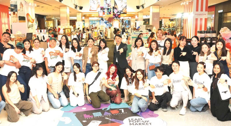 เตรียมเปิดรุ่นที่ 8 : ดร.ณัฐกิตติ์ ตั้งพูลสินธนา กก.ผจก.ใหญ่ สายงานการตลาด บมจ.เซ็นทรัลพัฒนา
ชวนผู้ประกอบการรุ่นใหม่ร่วมหลักสูตร “LEAD by Central Pattana” สู่โอกาสปั้นธุรกิจเติบโตยั่งยืนใน Retail
Ecosystem แห่งความสำเร็จที่ไร้ขีดจำกัด หลักสูตรรีเทลอันดับหนึ่งของไทยที่เป็น Platform of Opportunity
เปิดโอกาสให้ทุกธุรกิจก้าวสู่ความสำเร็จในระยะยาวอย่างยั่งยืน ผ่านการ “เรียนจริง ทำจริง โตจริง”

