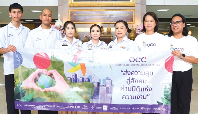 “ผมสวย...ด้วยรัก ครั้งที่ 75” : กรกช ลิมพะสุต ผจก.โครงการ CSR บมจ.โอซีซี
พร้อมทีมเทคนิคเชียนส์จาก Easy cut และทีมช่างผมจิตอาสา ร่วมส่งต่อกำลังใจ
ให้ผู้ป่วยในช่วงเดือนแห่งความรัก บริการตัดผมให้ผู้ป่วย ญาติผู้ป่วย และเจ้าหน้าที่
โดยไม่มีค่าใช้จ่าย ที่ โรงพยาบาลสมเด็จพระปิ่นเกล้า กรมแพทย์ทหารเรือ